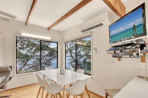 Jetty Road Retreat - VIC Tourism 4