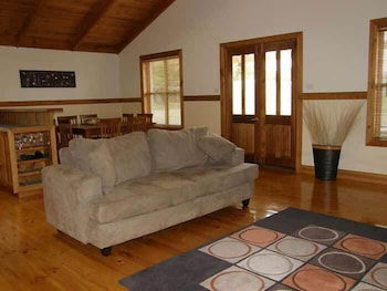 Beachport Retreat Holiday House - VIC Tourism 0