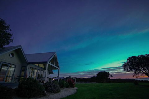 Bear Gully Coastal Cottages - VIC Tourism 1
