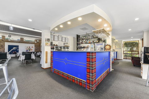 William Macintosh Motor Lodge - VIC Tourism 0