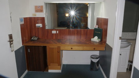 Golden Leaf Motor Inn - VIC Tourism 4