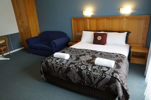 Golden Leaf Motor Inn - VIC Tourism 6