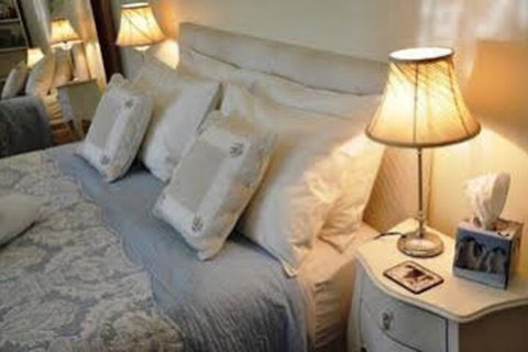 Middleton Cottage - VIC Tourism 0