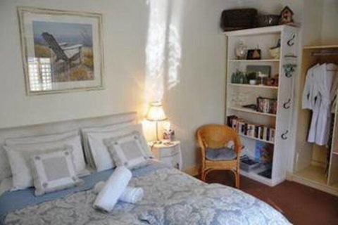 Middleton Cottage - VIC Tourism 2