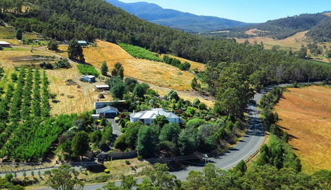 Hillside Bed & Breakfast - VIC Tourism 0