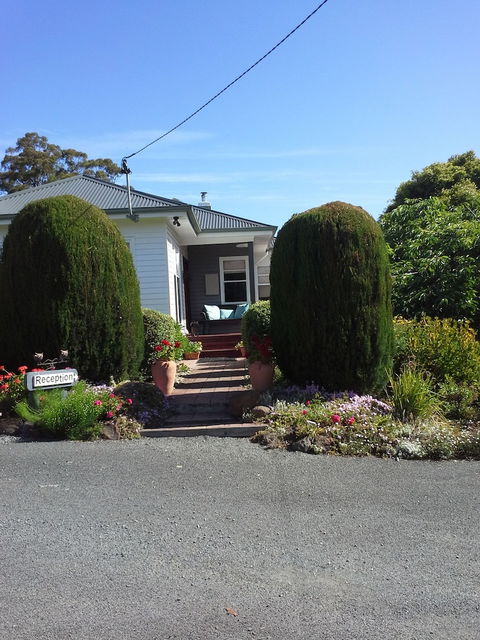 Hillside Bed & Breakfast - VIC Tourism 1