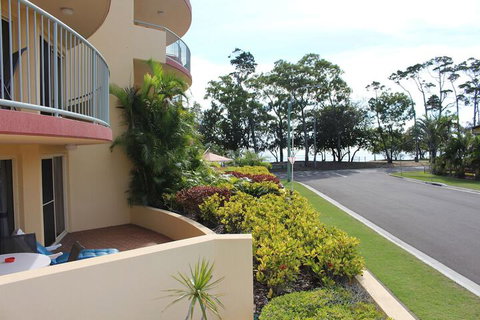 Alexander Beachfront Apartments - VIC Tourism 6