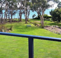 Four Seasons Waterfront Villas - VIC Tourism
