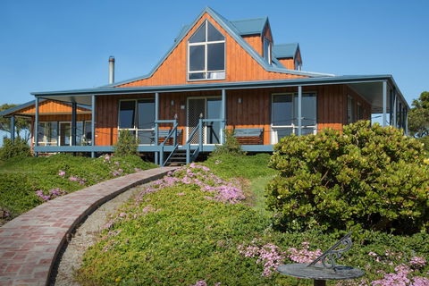 Buln Buln Cabins - VIC Tourism 1