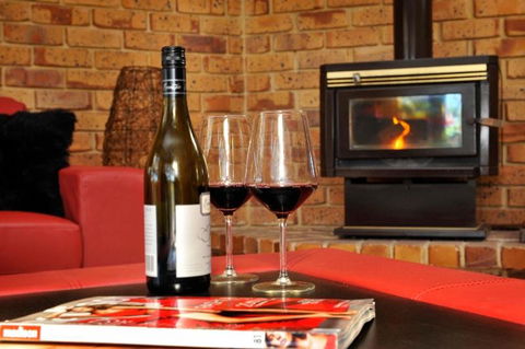 Sunsea Waterfront South Yunderup - VIC Tourism 1