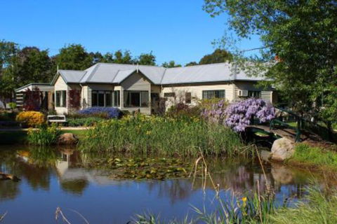 Woodend Old School House - VIC Tourism 3