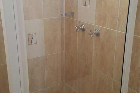 Fourth Avenue Motor Inn - VIC Tourism 3