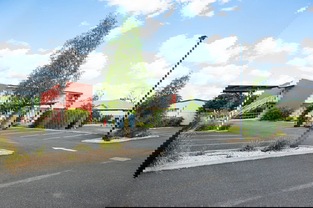 Crinum QLD VIC Tourism