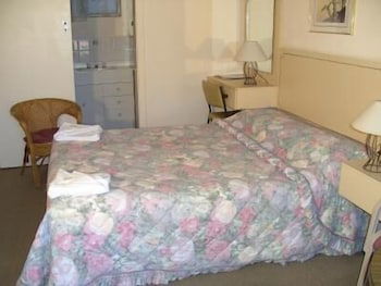 Great Lakes Motor Inn - VIC Tourism 3