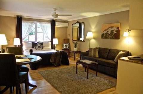 Mount Evelyn Retreat - VIC Tourism 4