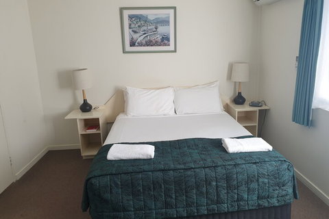 Earls Court Motor Inn - VIC Tourism 5