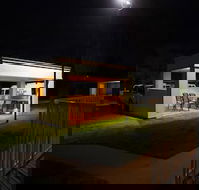 Jacaranda Motel  Holiday Units - VIC Tourism