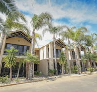 Aquarius Apartments and Cabins