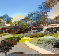 Deakin Geelong Units - VIC Tourism