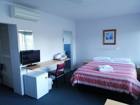 Mt Beauty Motor Inn - VIC Tourism 4