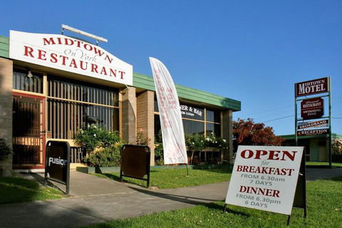 Midtown Motor Inn - VIC Tourism 1