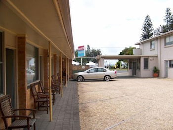 Beach Motel Woolgoolga - VIC Tourism 6
