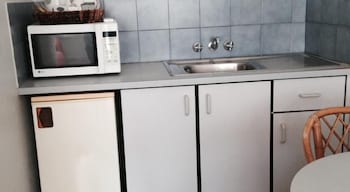 Beach Motel Woolgoolga - VIC Tourism 4