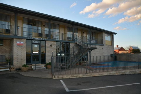 Adrian Motel - VIC Tourism 1