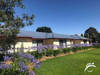 Coro Club Motel - VIC Tourism 0