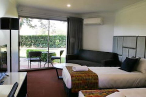 Country Capital Motel - VIC Tourism 0