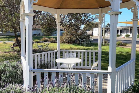 Gazebo Motor Inn - VIC Tourism 2