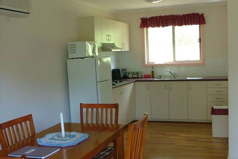 Peacehaven Country Cottages - VIC Tourism 5