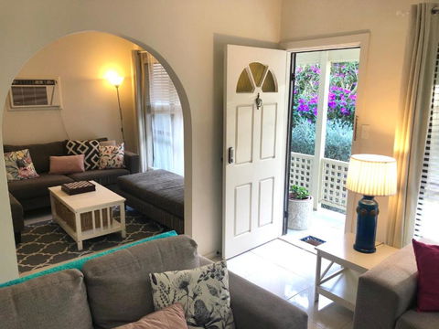 Ocean Beach Cottage - VIC Tourism 4