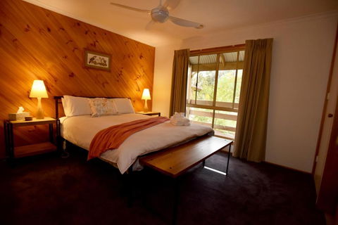 Ellimata Holiday Cottage - VIC Tourism 2