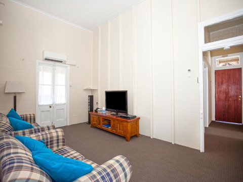CBD Holiday Home - VIC Tourism 2