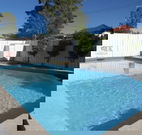 Riviera on Ruthven Motel - VIC Tourism