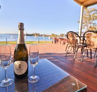 Lakefront Simplicity - VIC Tourism