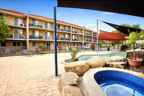Tamarind Sands Resort - VIC Tourism 0