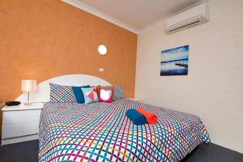 Tuncurry Beach Motel - VIC Tourism 2