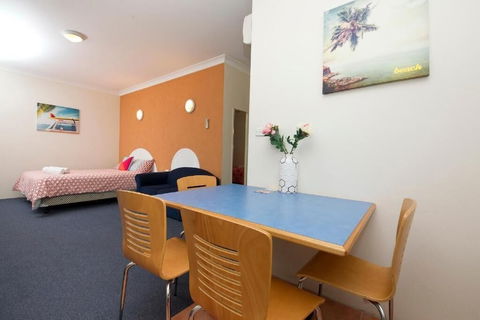 Tuncurry Beach Motel - VIC Tourism 4