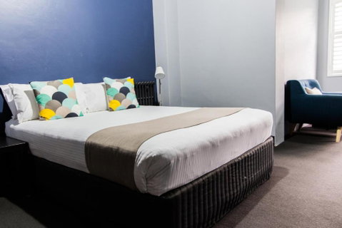 Hotel Canobolas - VIC Tourism 6