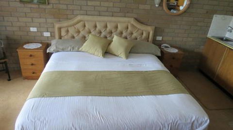 Beachview Motel Adults Only - VIC Tourism 6