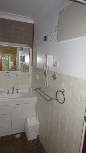 Beachview Motel Adults Only - VIC Tourism 1