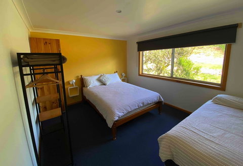 Clifton Beach Lodge - VIC Tourism 4