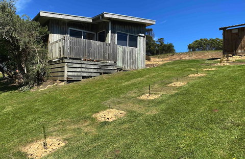 Clifton Beach Lodge - VIC Tourism 1