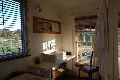 Mancuso Country Cottage Retreat - VIC Tourism 3