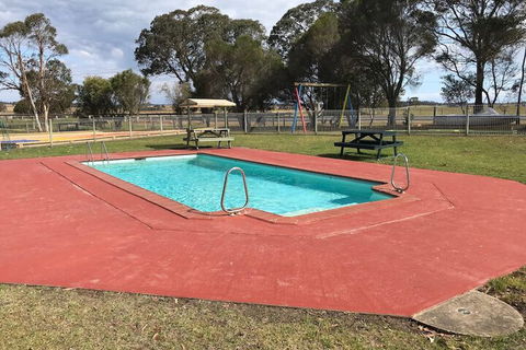 Swan Reach Holiday Park - VIC Tourism 1