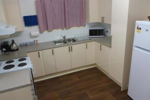 Holiday House Clermont - VIC Tourism 5