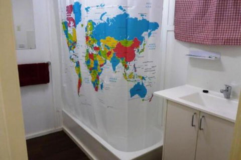 Holiday House Clermont - VIC Tourism 4