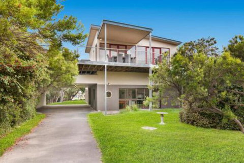 Beachside Vista - VIC Tourism 0